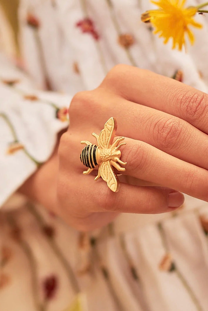 Buzzling Ring